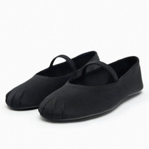 Zara Neoprene Ballet Flats | Black | Size 9